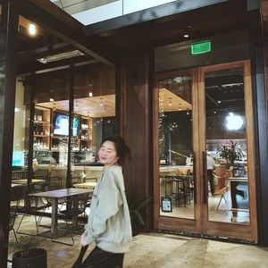 Meet your Posher, Hồ